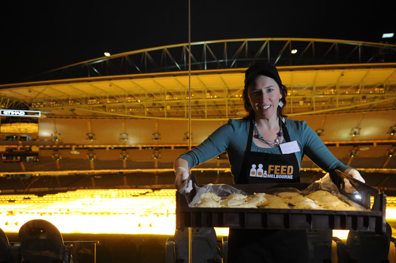 N11FEEDMELBOURNE-GG14#230BF